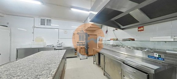 451m² Commercial property in Quarteira, Portugal No. 245419 16