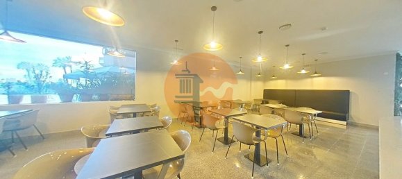 451m² Commercial property in Quarteira, Portugal No. 245419 29