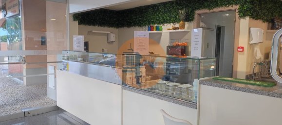 451m² Commercial property in Quarteira, Portugal No. 245419 10