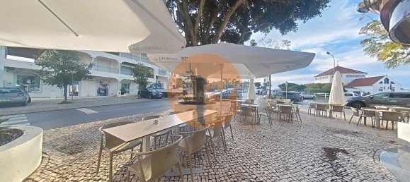 451m² Commercial property in Quarteira, Portugal No. 245419 2