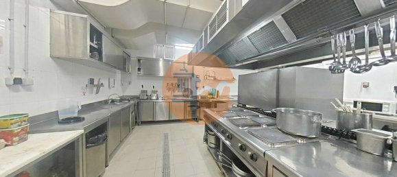 451m² Commercial property in Quarteira, Portugal No. 245419 18