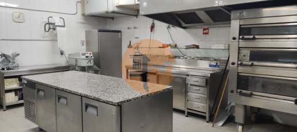 451m² Commercial property in Quarteira, Portugal No. 245419 17