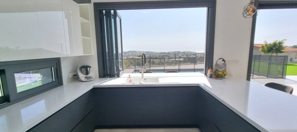 4 bedrooms Villa in Parekklisia, Cyprus No. 3995 6