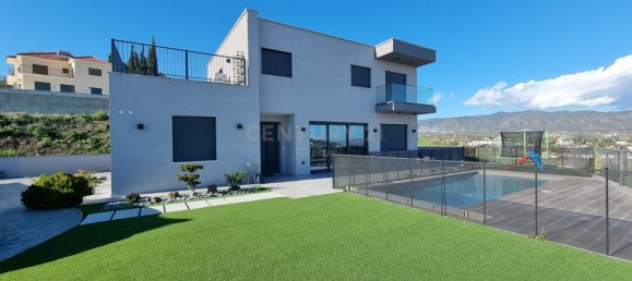 4 bedrooms Villa in Parekklisia, Cyprus No. 3995 2