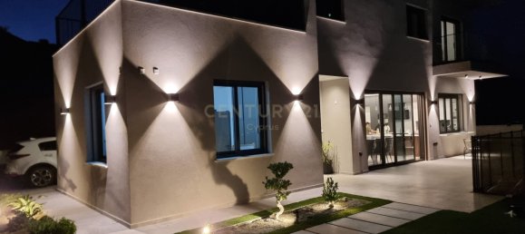 4 bedrooms Villa in Parekklisia, Cyprus No. 3995 5