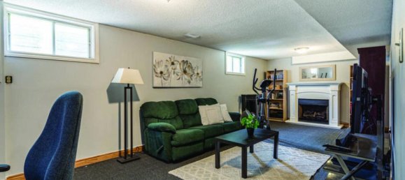 Дом с 4 спальнями в Dundas, Канада № 374 7