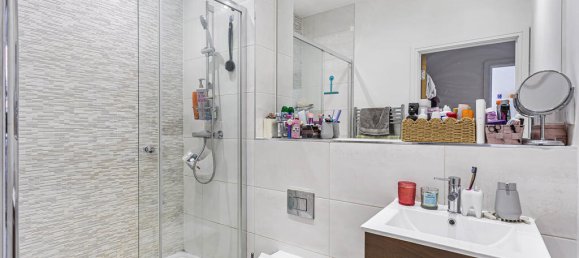 1 غرف نوم شقة في Surrey, United Kingdom رقم 8607 5