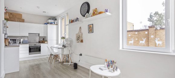 1 غرف نوم شقة في Surrey, United Kingdom رقم 8607 6