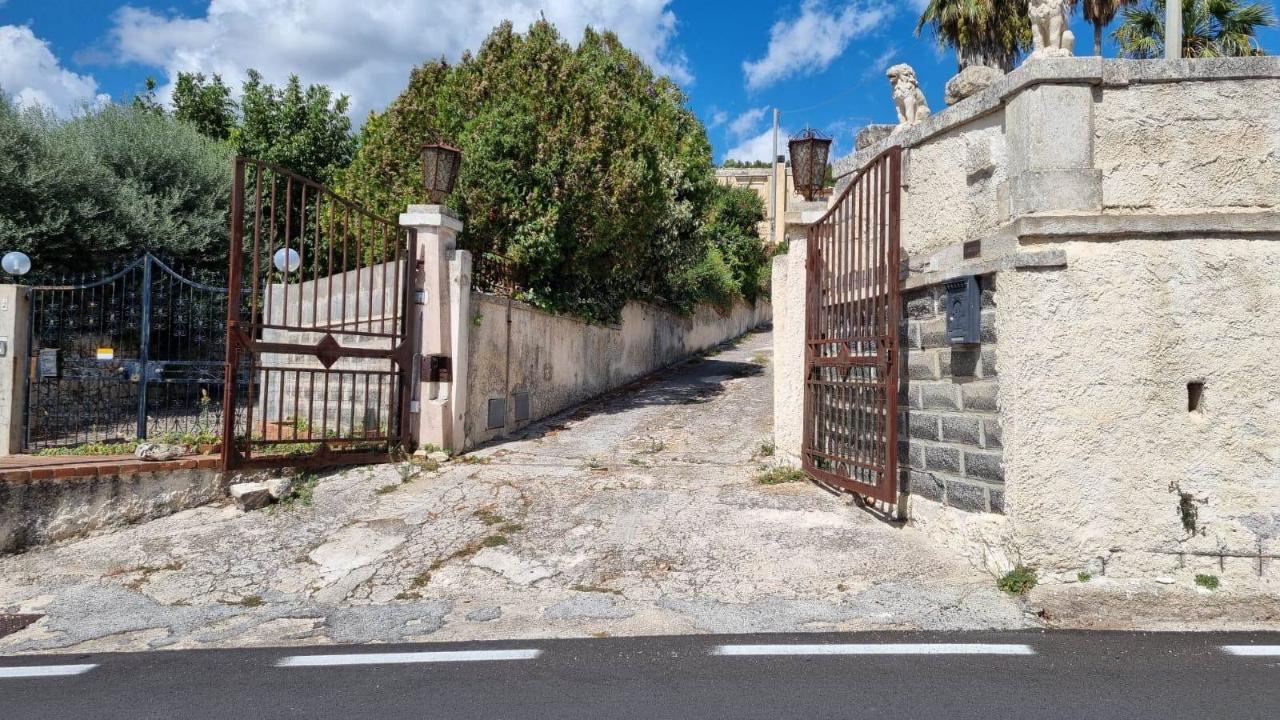 Terreno en Ferla, Italy 8400 m² No. 176483