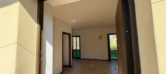 Studio in Concorezzo, Italy No. 40858 4