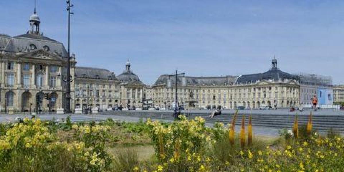 2 bedrooms Condo in Bordeaux, France No. 12372