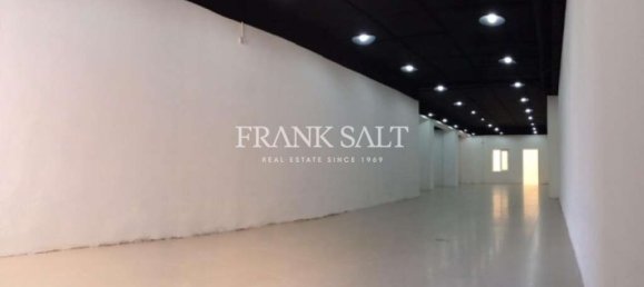 180m² Shop in Msida, Malta No. 12172 5