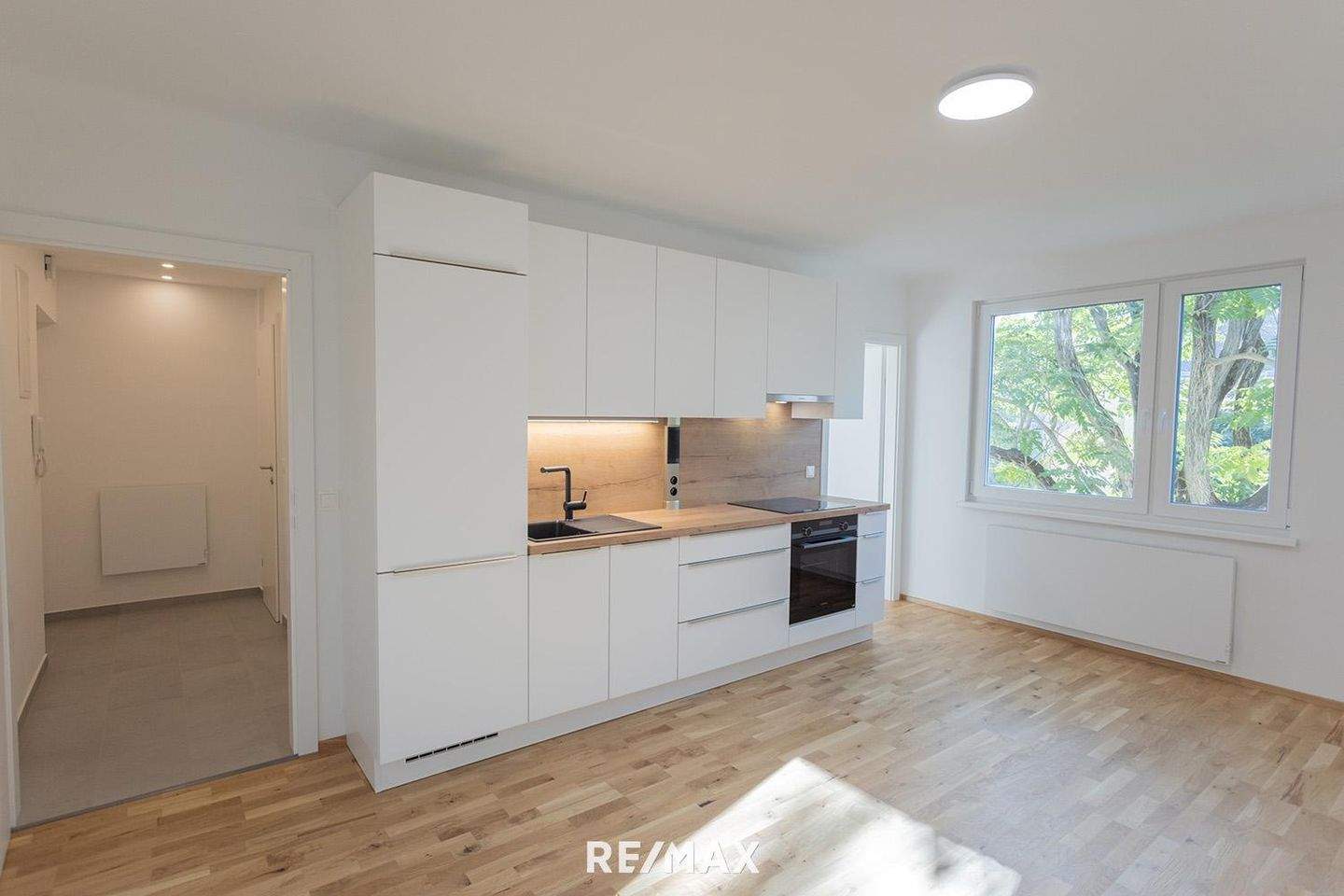 2 rooms Apartment in Vienna, Austria No. 126762