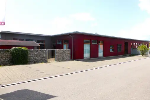  عقار تجاري في Lorrach, Germany 1083متر مربع رقم 45410