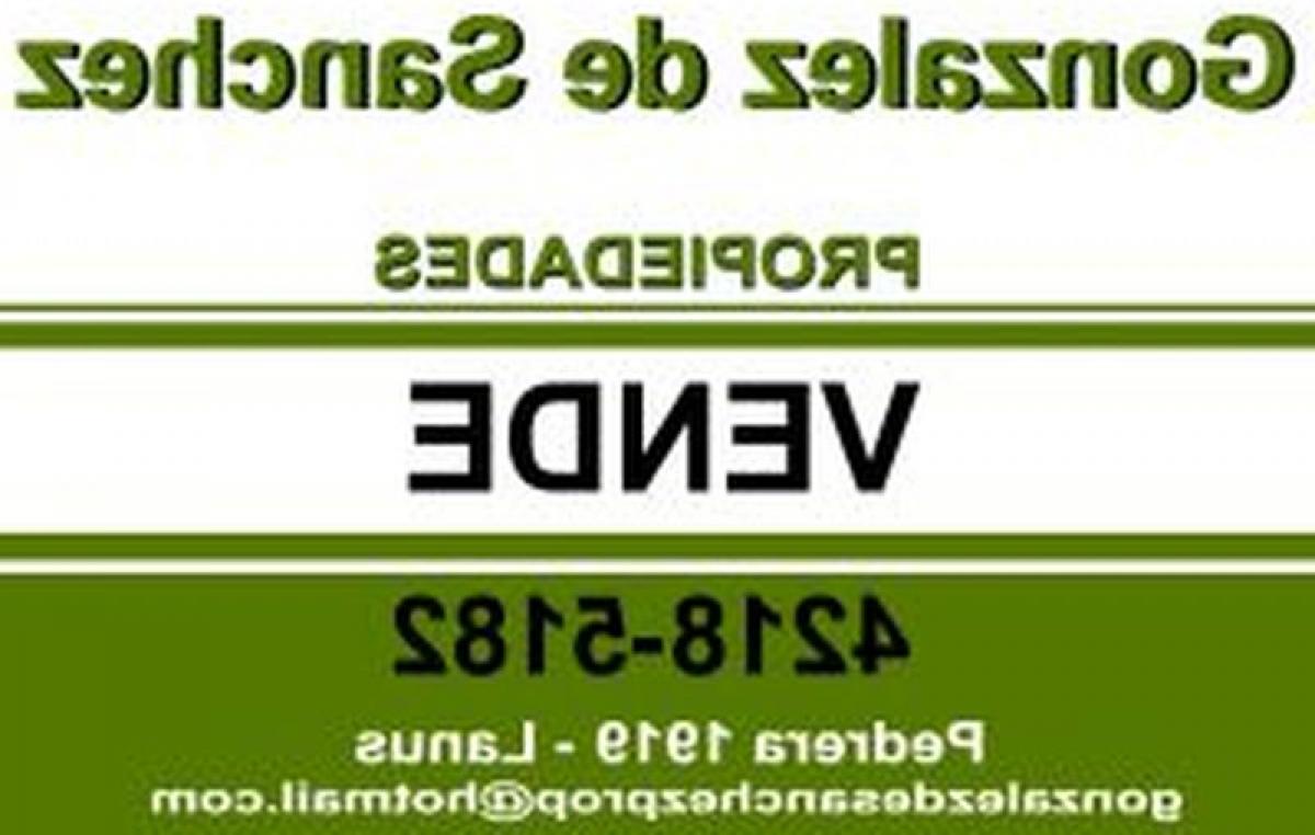 4 bedrooms House in Lanus, Argentina No. 20195