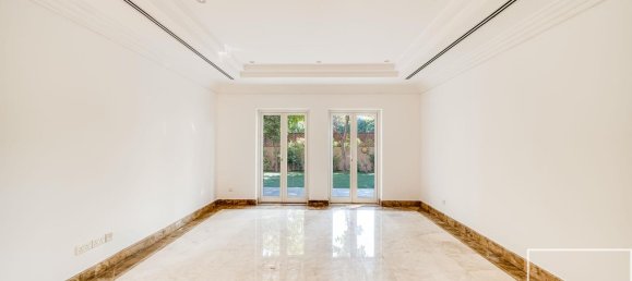 Вилла с 5 спальнями в The Lakes, ОАЭ № 112369 7