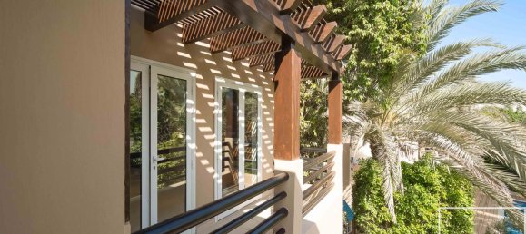 Вилла с 5 спальнями в The Lakes, ОАЭ № 112369 27