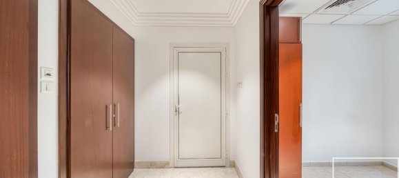 Вилла с 5 спальнями в The Lakes, ОАЭ № 112369 13