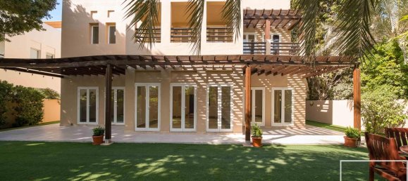 Вилла с 5 спальнями в The Lakes, ОАЭ № 112369 3