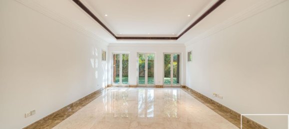 Вилла с 5 спальнями в The Lakes, ОАЭ № 112369 8