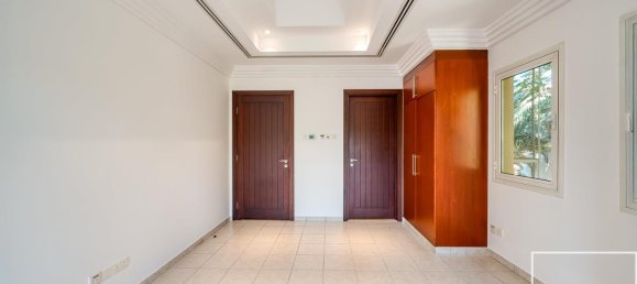 Вилла с 5 спальнями в The Lakes, ОАЭ № 112369 20