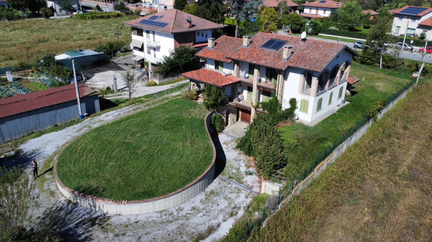 5 bedrooms Villa in Rocca de' Baldi, Italy No. 142086