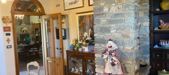 5 bedrooms Villa in Rocca de' Baldi, Italy No. 142086 8