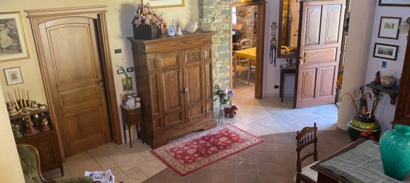 5 bedrooms Villa in Rocca de' Baldi, Italy No. 142086 4