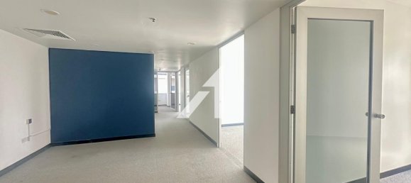 228m² Office in Sheikh Zayed Road, UAE No. 103096 8