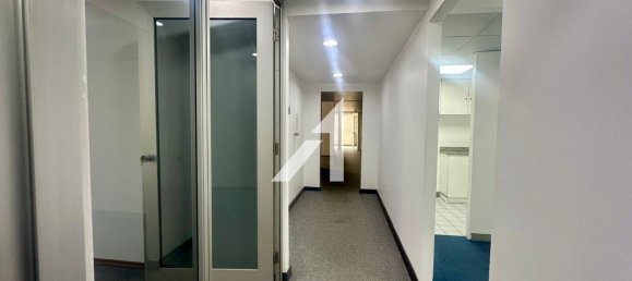 228m² Office in Sheikh Zayed Road, UAE No. 103096 9