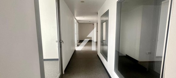 228m² Office in Sheikh Zayed Road, UAE No. 103096 6