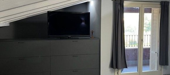 3-salle Appartement à Besana in Brianza, Italy No. 288244 15