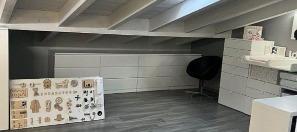 3-salle Appartement à Besana in Brianza, Italy No. 288244 19