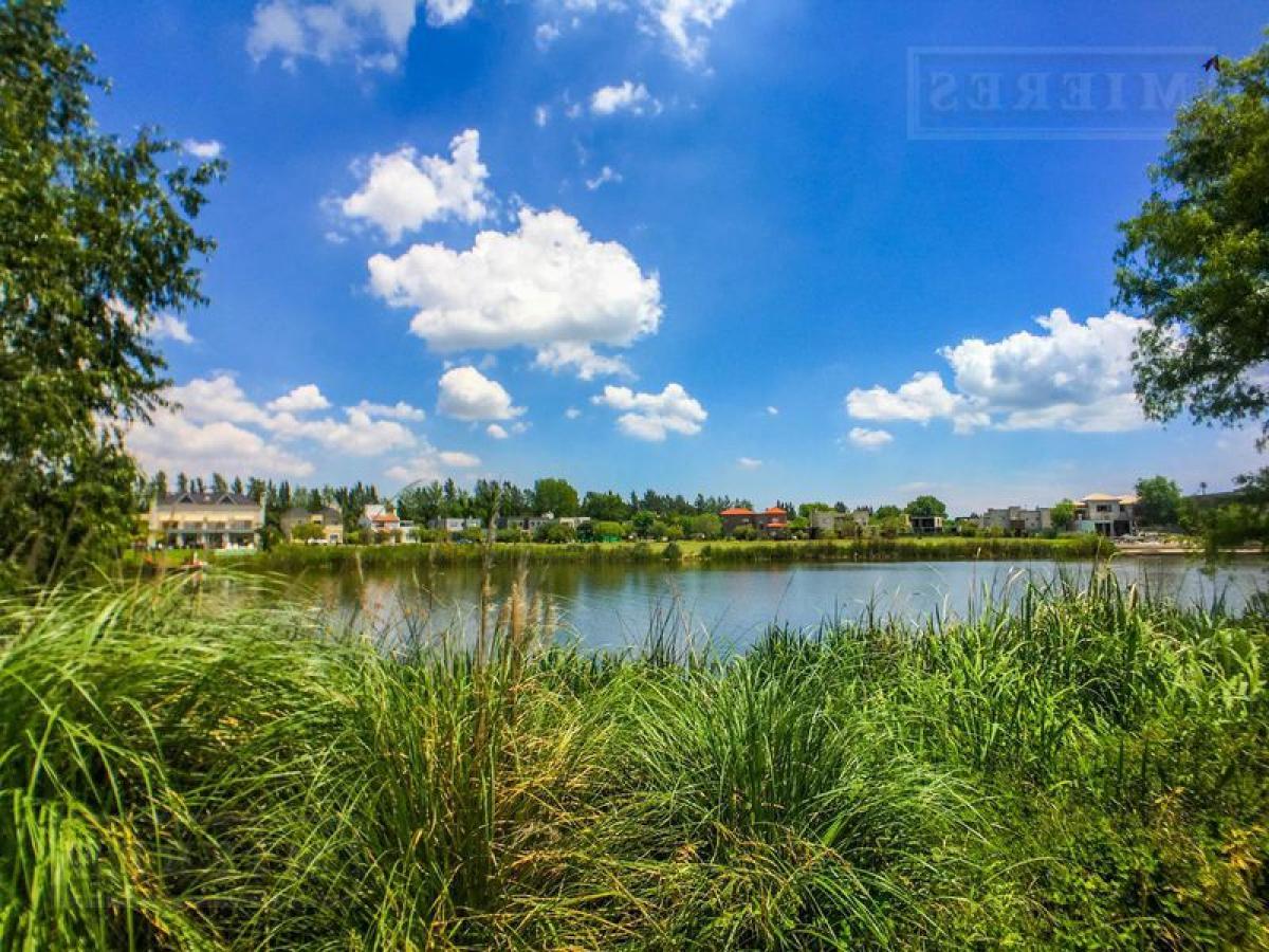  قطعة أرض في Tigre, Argentina رقم 119402