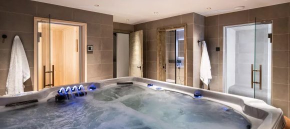 3 bedrooms Penthouse in Les Allues, France No. 61984 5