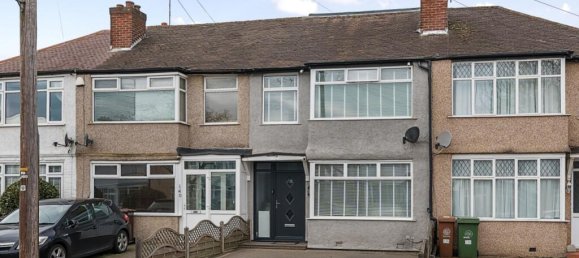 3 bedrooms House in Sutton, United Kingdom No. 13444 3