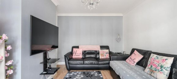 3 bedrooms House in Sutton, United Kingdom No. 13444 5