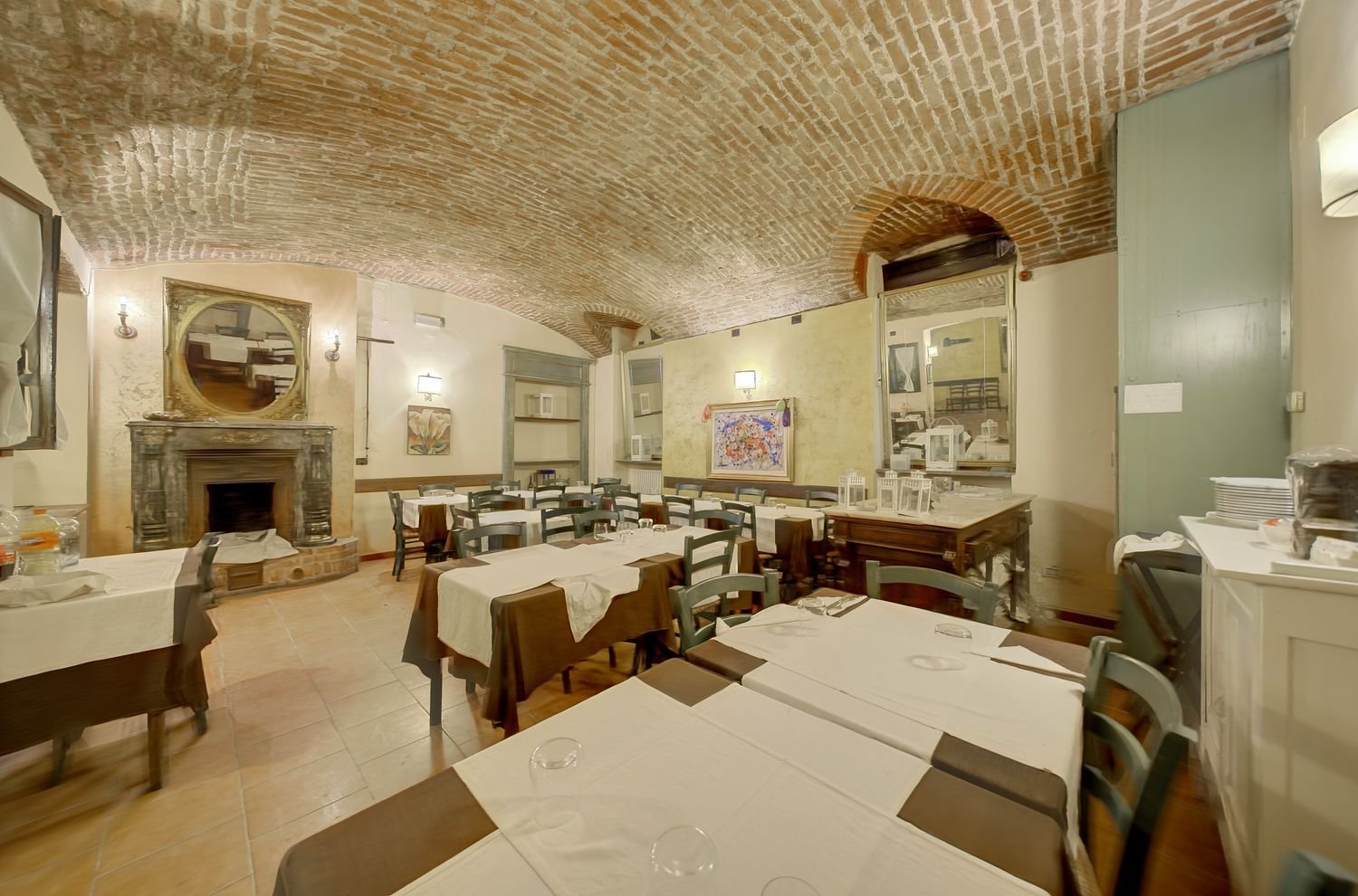 213m² Commercial property in Turin, Italy No. 308083