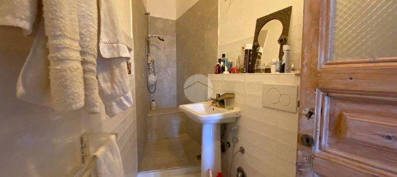 4 bedrooms Apartment in Rome, Italy No. 117070 7