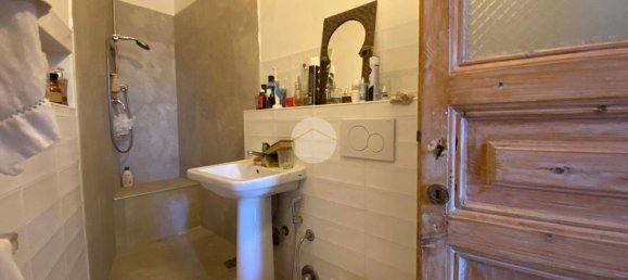 4 bedrooms Apartment in Rome, Italy No. 117070 8