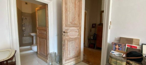 4 bedrooms Apartment in Rome, Italy No. 117070 21