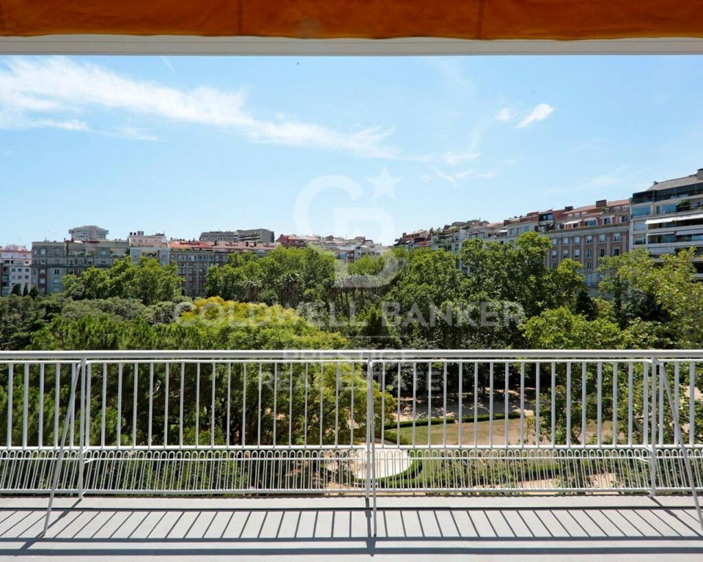 6 bedrooms Apartment in Barcelona, Spain No. 87441