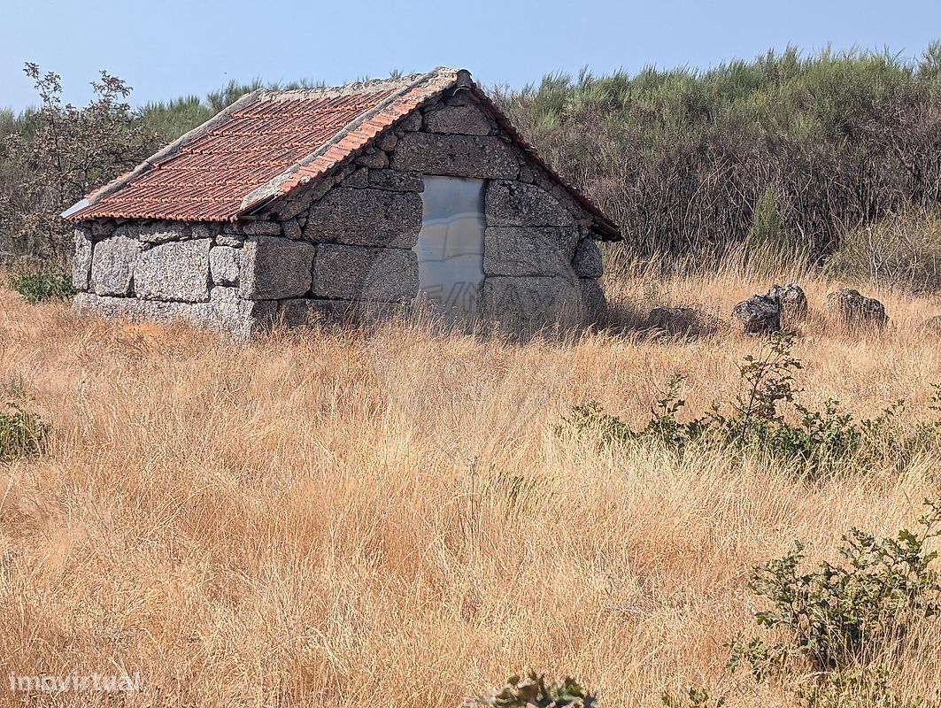 280m² Land in Amarante, Portugal No. 314863