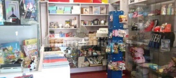 2 rooms Commercial property in Turin, Italy No. 305022 4