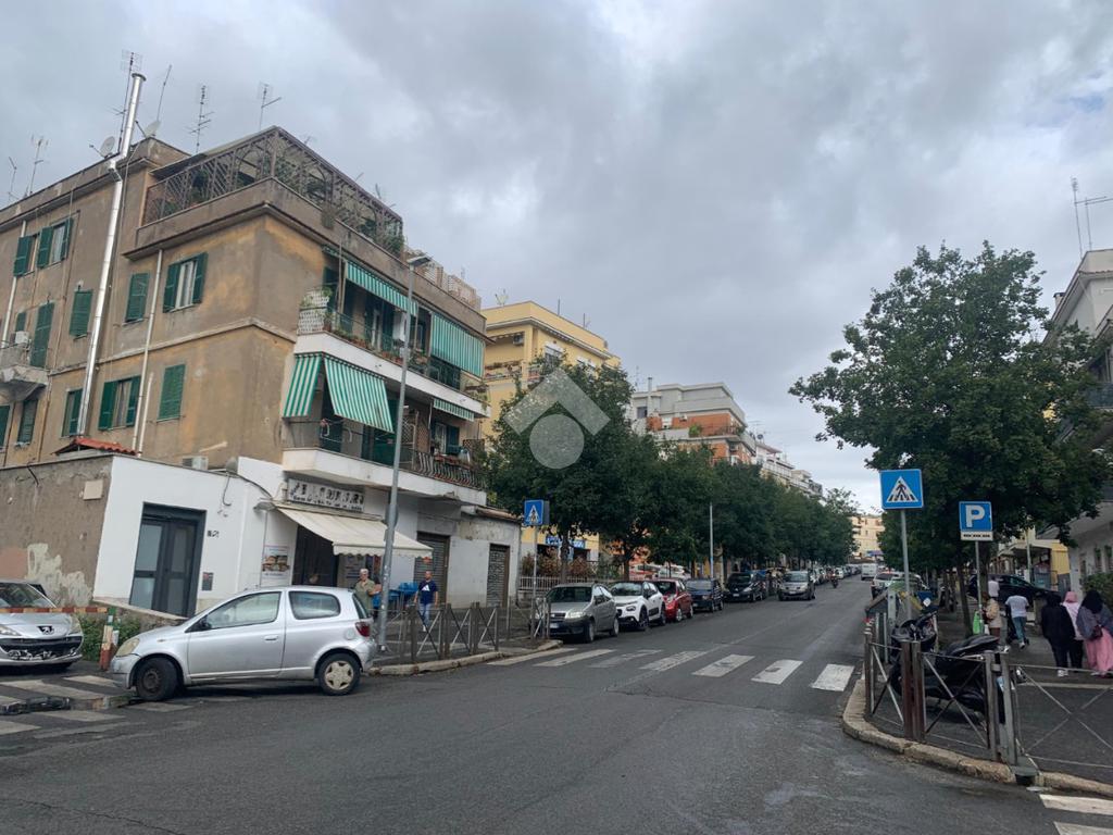 Propiedad comercial de 2 habitaciónes en Rome, Italy No. 130865