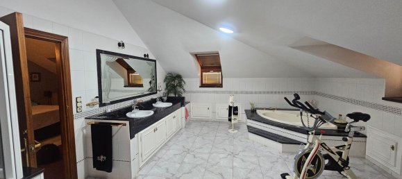 5 bedrooms Duplex in Fuengirola, Spain No. 147982 7