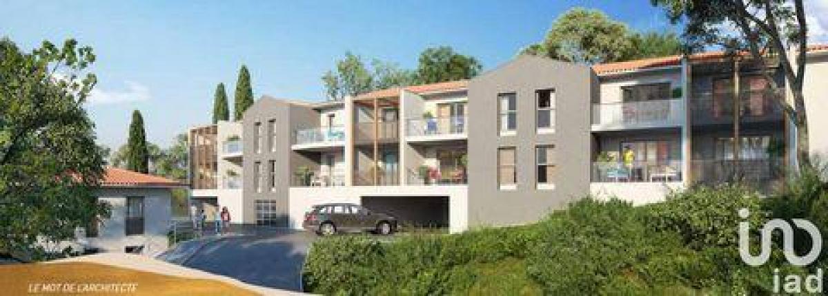 2 bedrooms Condo in Cogolin, France No. 15787