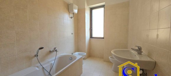 3غرفة شقة في Santa Maria Capua Vetere, Italy رقم 122330 4