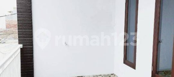 4 bedrooms House in Cipondoh, Indonesia No. 1760 7