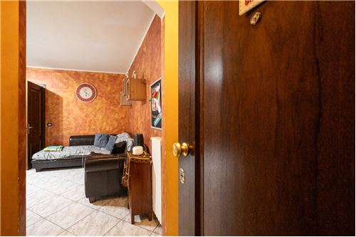 2 bedrooms Apartment in Boretto, Italy No. 289471
